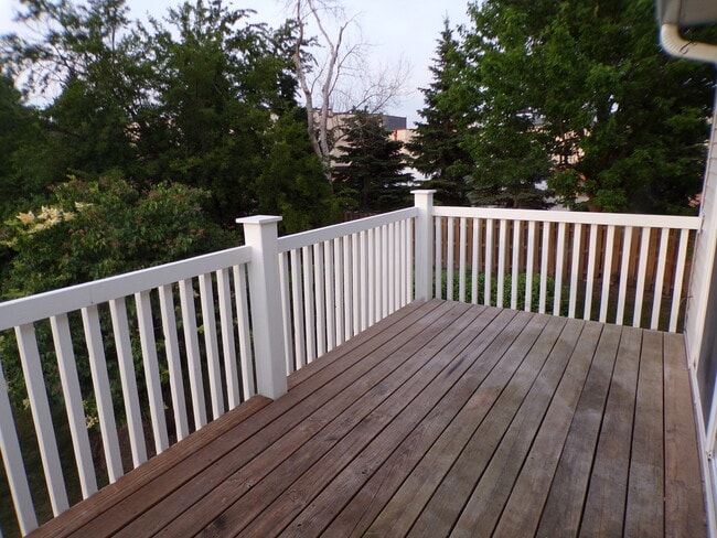 Building Photo - 1595 Millbrook Dr