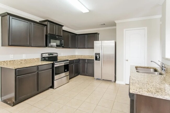 Building Photo - 118 Johnston Ln