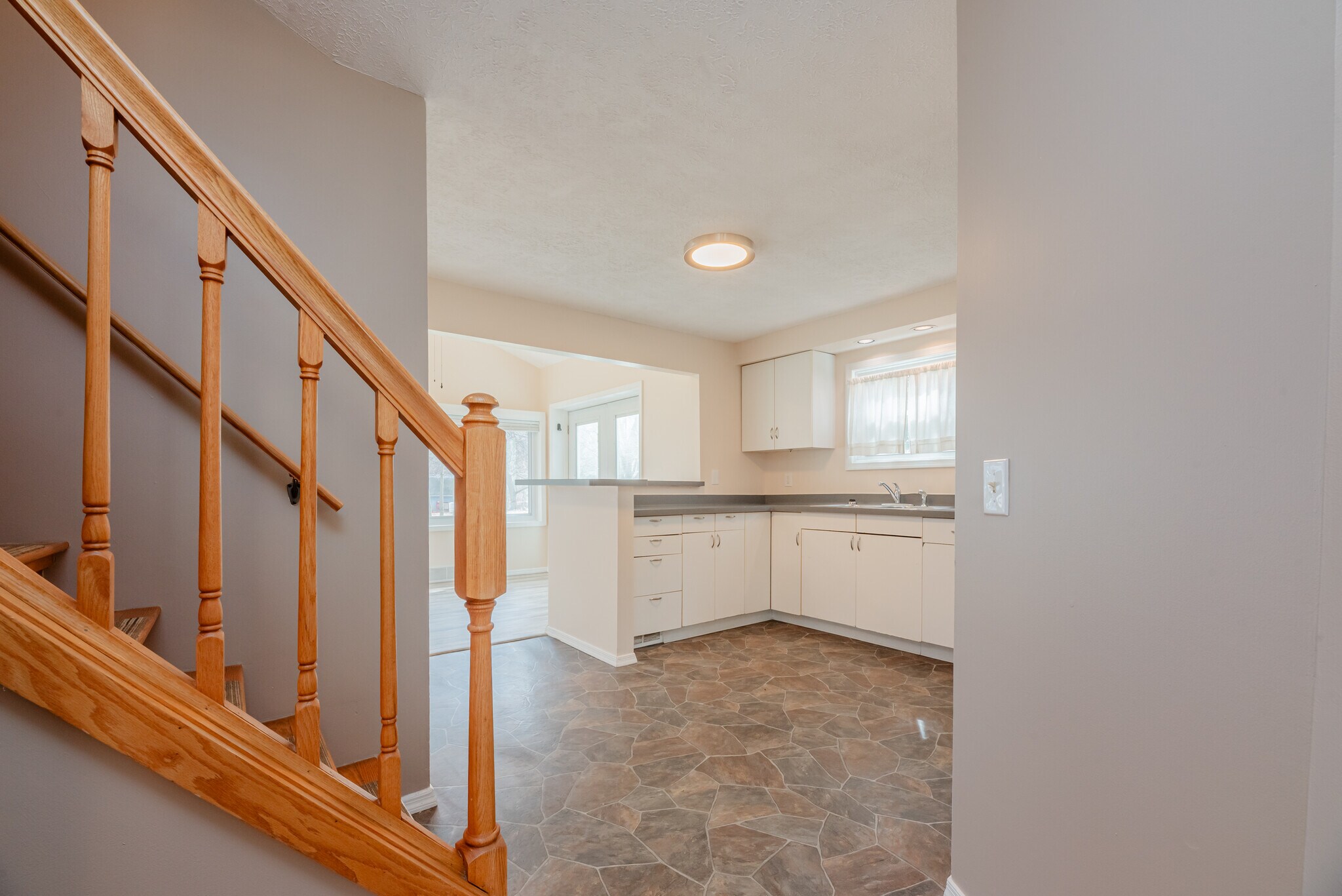 Building Photo - 133 River Meadow Dr