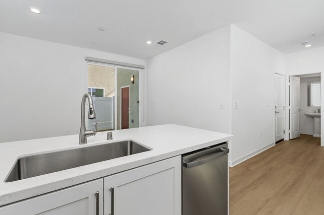 Building Photo - Modern Detached Home in Gated Nuvo Parkside