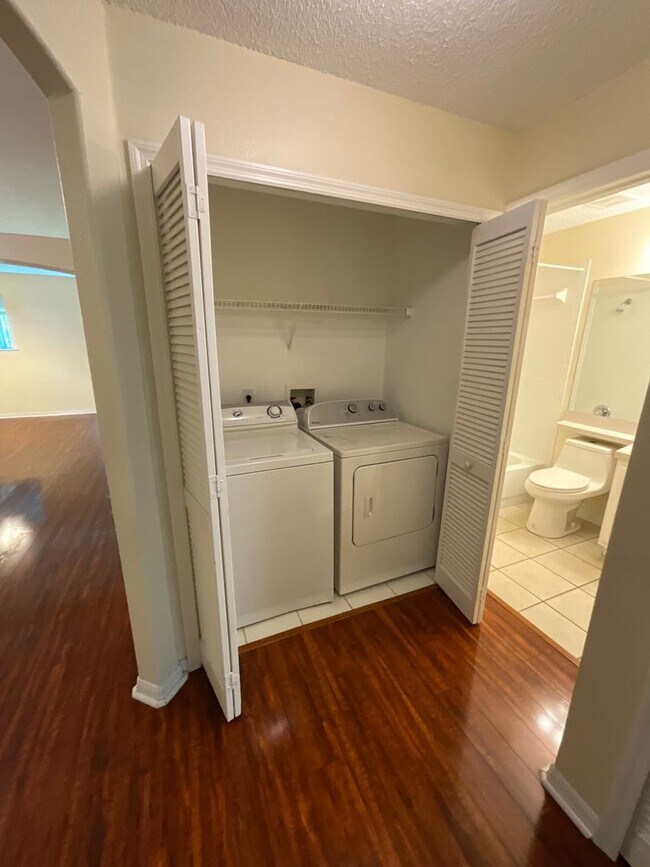 Building Photo - Beautiful 3/2 Condo in Osprey at the Oaks!