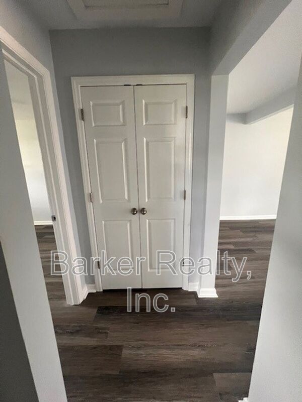 Building Photo - 1602 Pender St