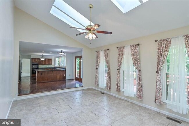Building Photo - 9110 Autumn Oak Ct
