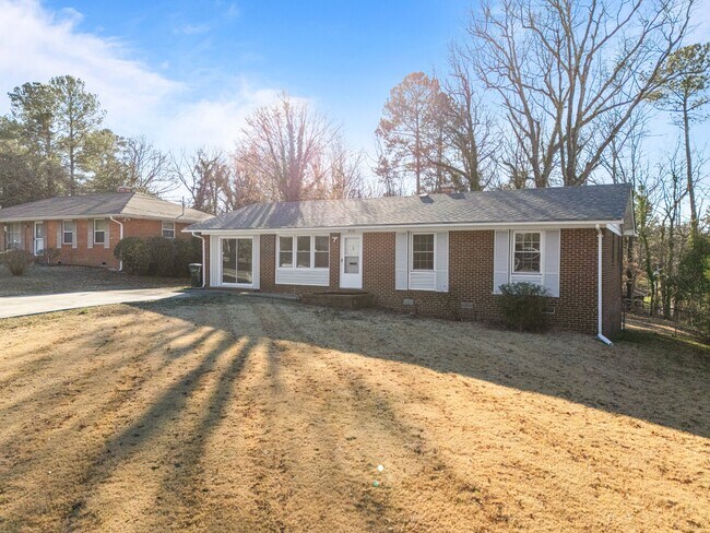Building Photo - 2910 Kanewood Dr