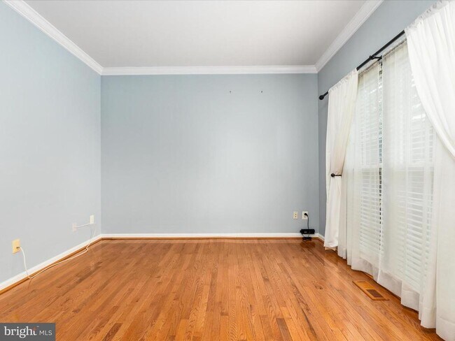 Building Photo - 10625 Wulford Ct