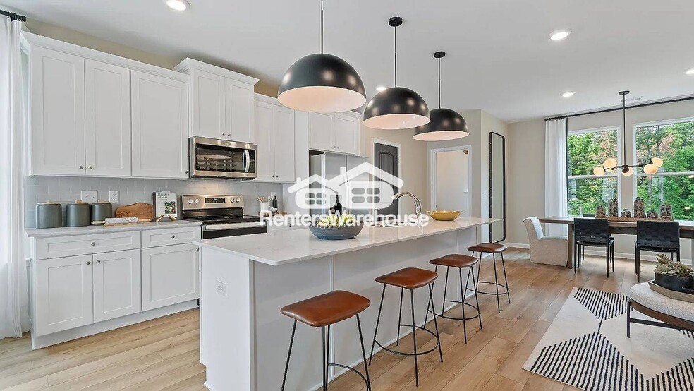 Building Photo - 3203 Bateman Dr