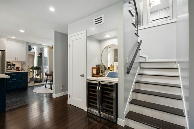 Building Photo - 2115 Farrell Ave
