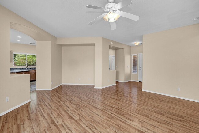 Building Photo - 18631 E Swan Dr