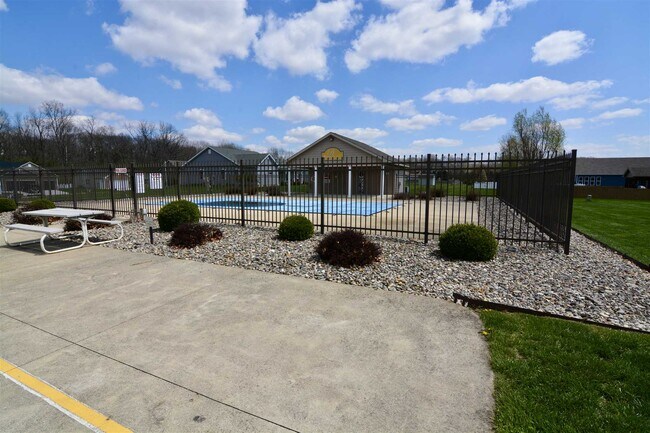 Building Photo - 12368 Bridgeview Dr N