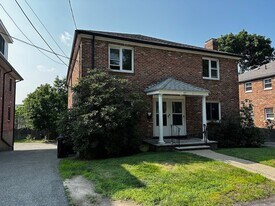 Building Photo - 27 Heath St