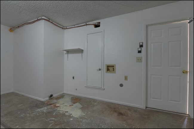 Building Photo - 695 Bluff Canyon Cir