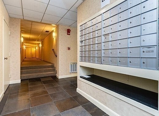 Building Photo - 135 Pleasant St