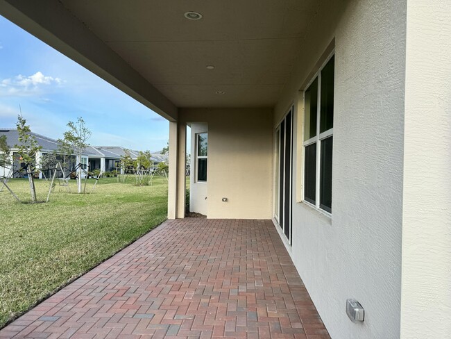 Building Photo - 15145 Goldspar Ct