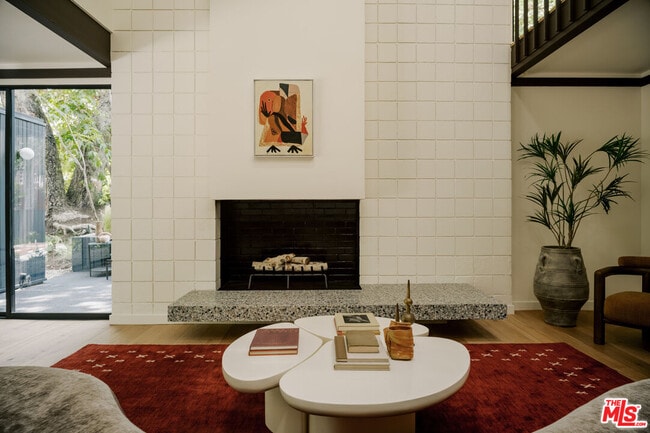 Building Photo - 5649 Valley Oak Dr