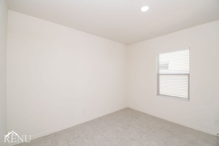 Building Photo - 35578 W San Capistrano Ave