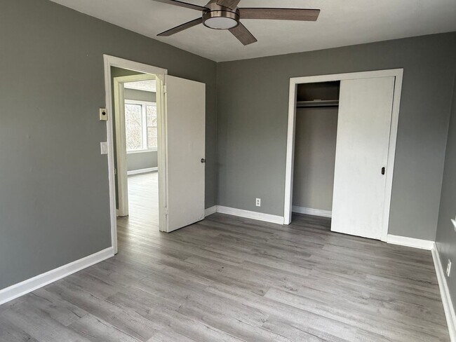 Building Photo - 221 Taylor St