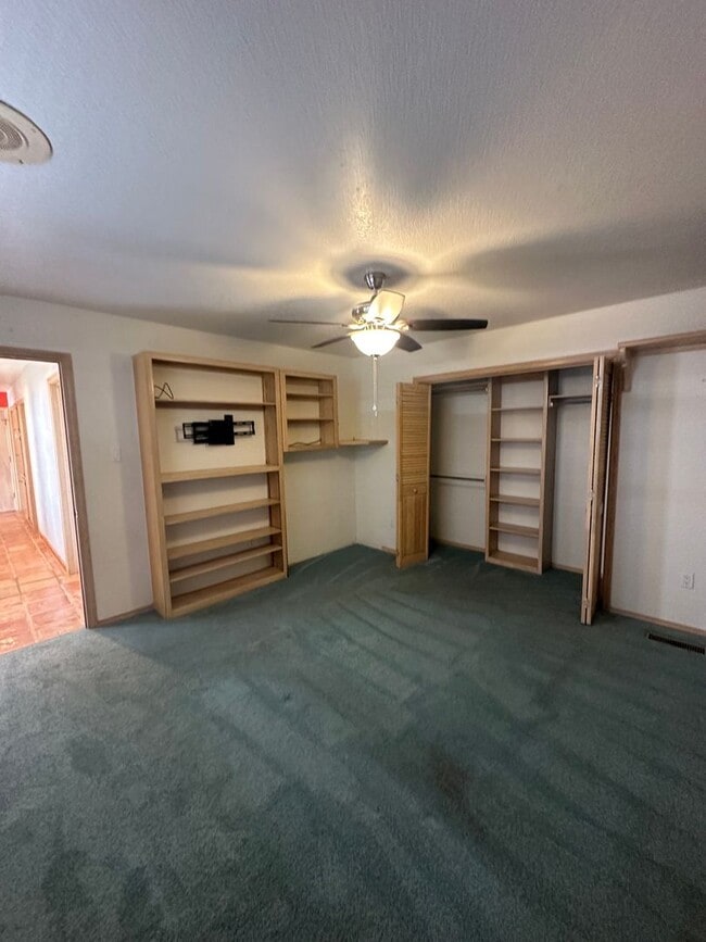 Building Photo - Spacious 3 Bed Home with Pool & Hot Tub!