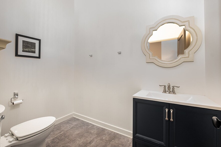 Building Photo - 4006 Apple Valley Dr