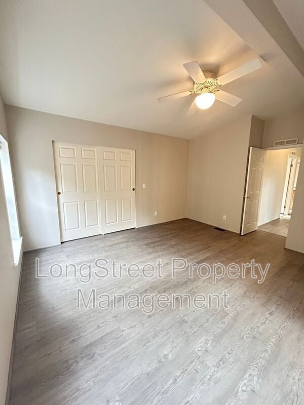 Building Photo - 2520 NW Robinhood St