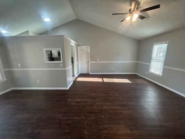 Building Photo - 207 Coronado Rd