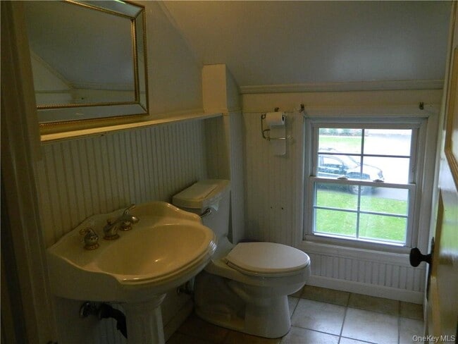 Building Photo - 34 Kings Hwy