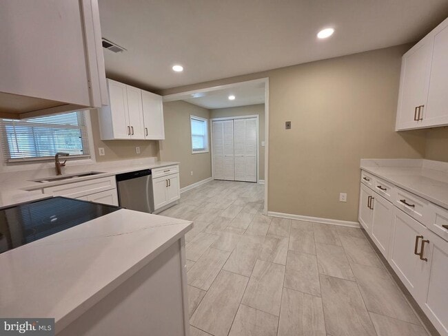 Building Photo - 2090 Jason Ct