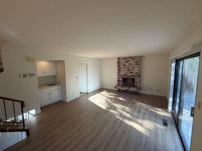 Building Photo - 6574 Leyland Park Dr