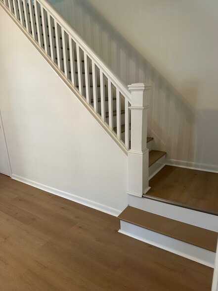 Building Photo - 1344 Newport Rd