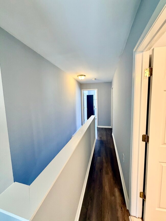 Building Photo - 2035 Watkins St