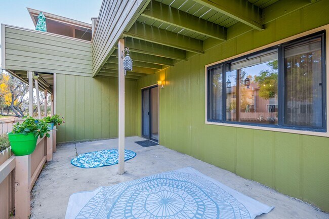 Building Photo - 1410 Bacchus Dr