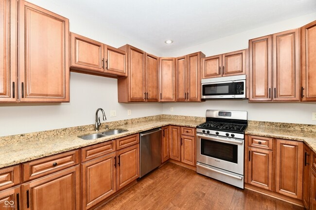 Building Photo - 8555 One W Dr