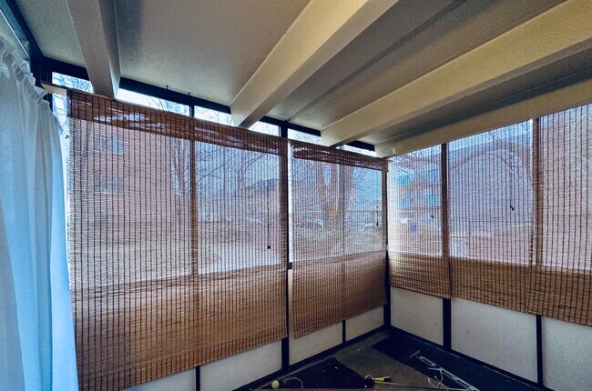 Building Photo - 836 Dexter St