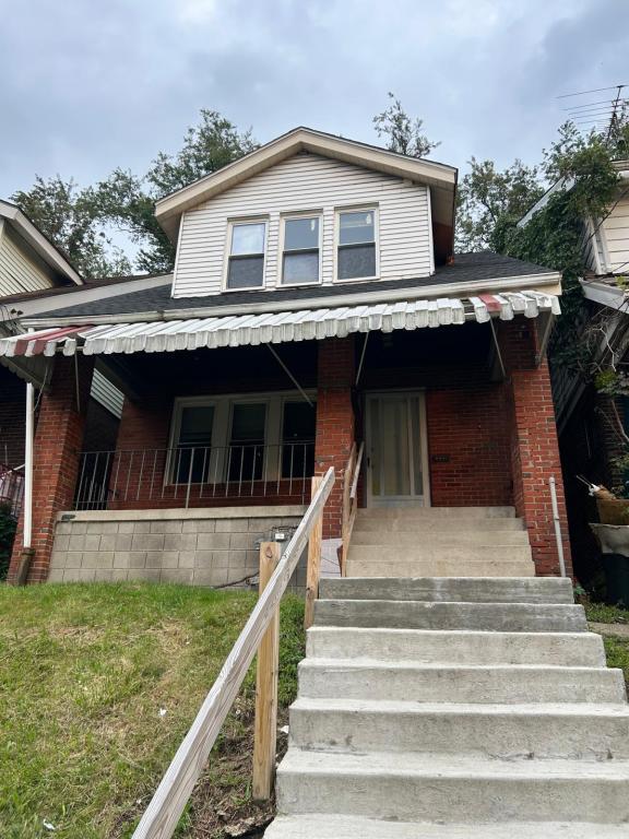 Building Photo - 2572 Brackenridge St