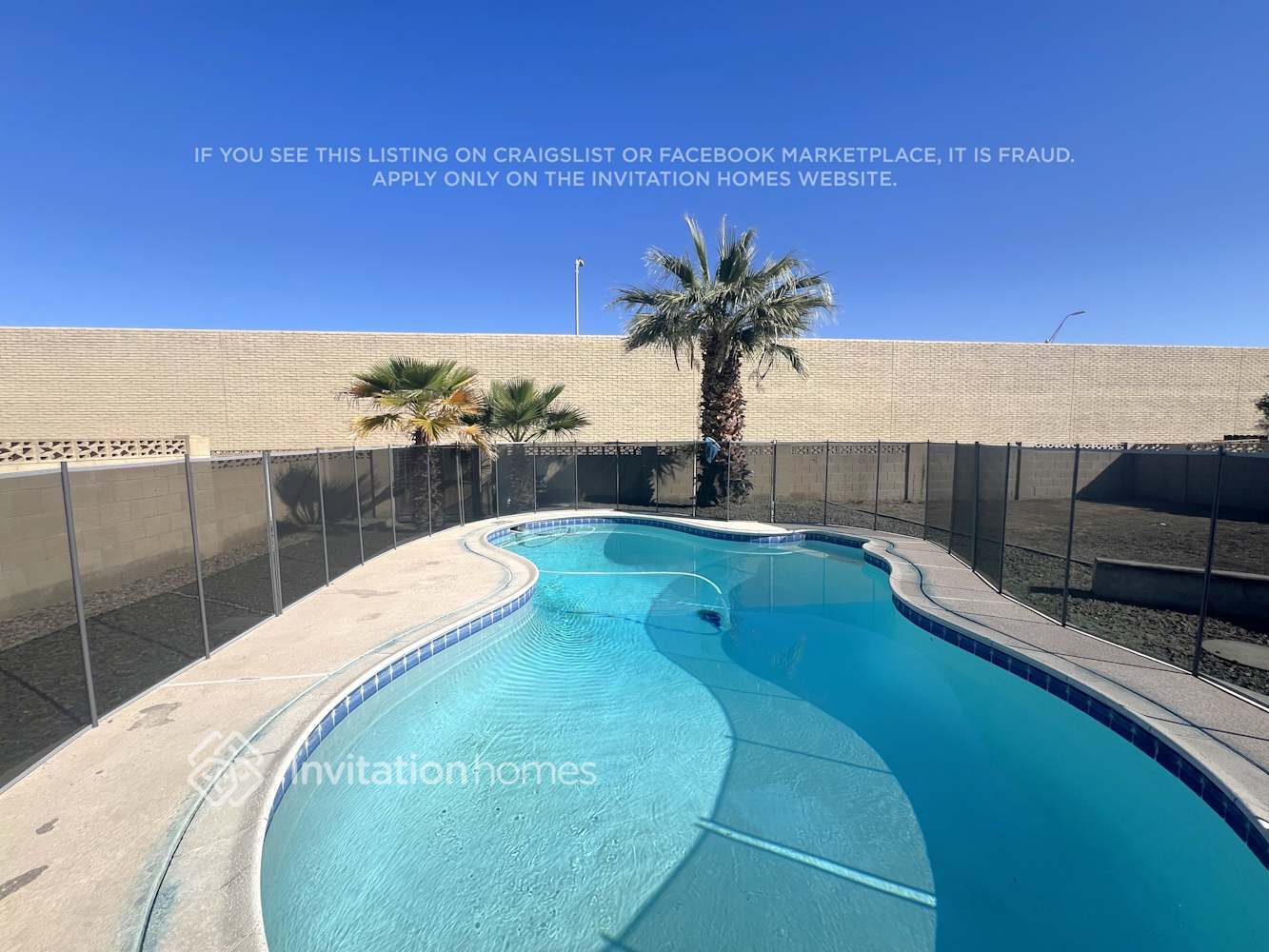 Building Photo - 1904 E Greenway Dr