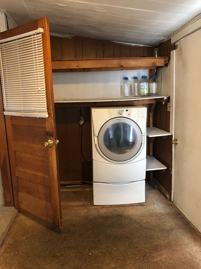 Building Photo - 2 BR/1 BA home