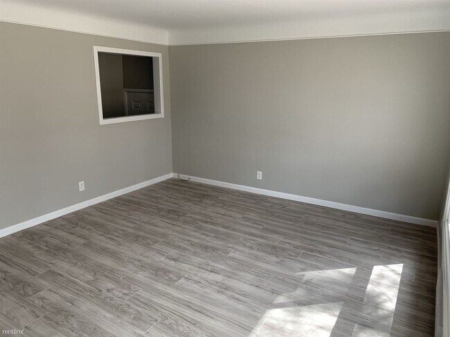 Primary Photo - 4 br, 2 bath House - 22201 E 13 Mile Rd