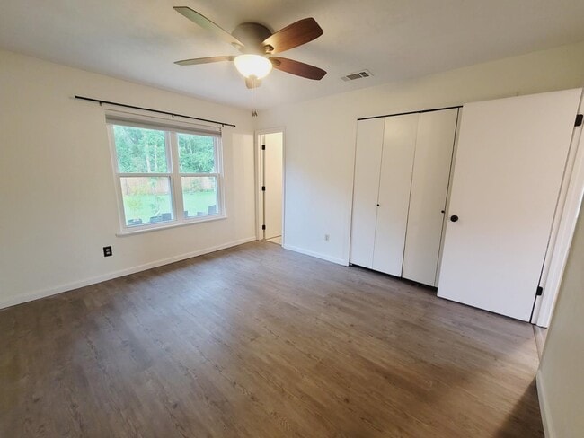 Building Photo - 2136 Little River Ln