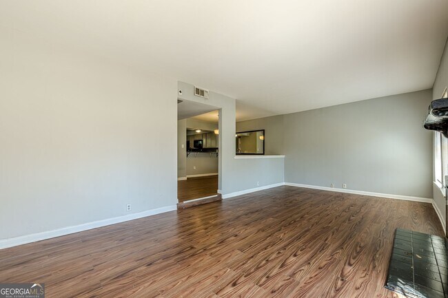 Building Photo - 2016 Oak Park Ln