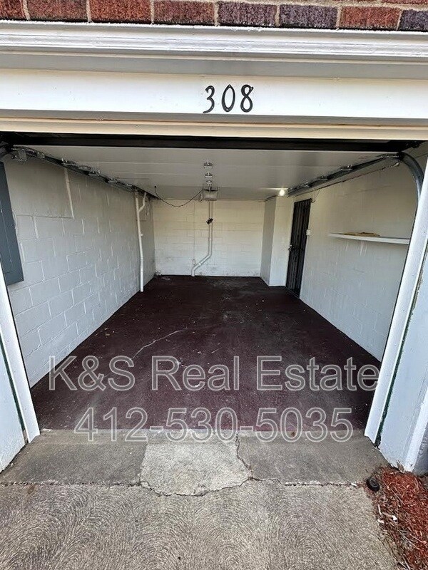 Building Photo - 308 Marie St