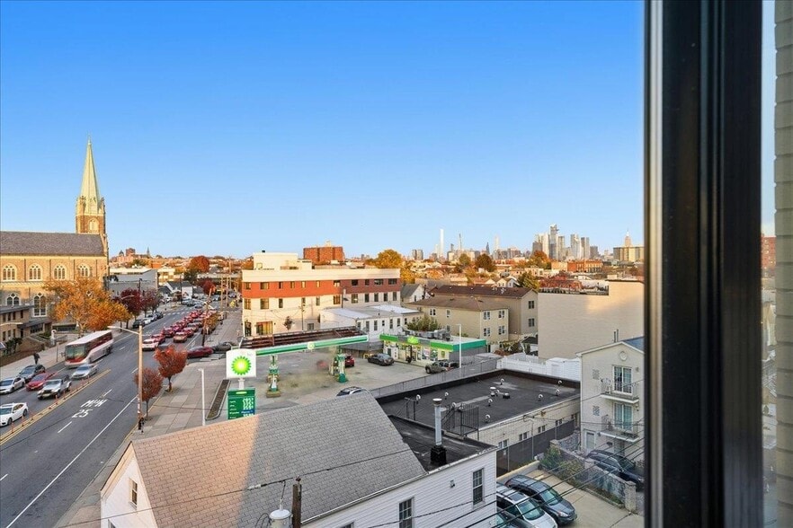 Building Photo - 3516 John F. Kennedy Blvd