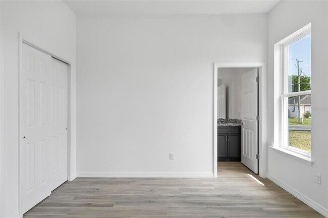 Building Photo - 31 Louvet Ln