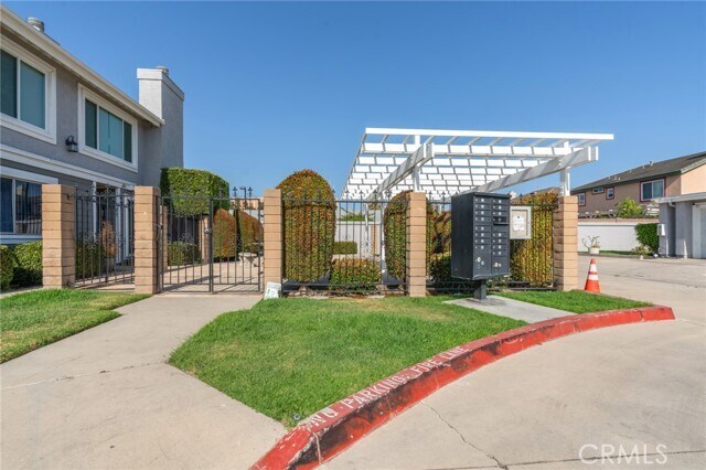 Building Photo - 8892 Katella Ave