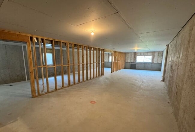 Building Photo - 312 61st St