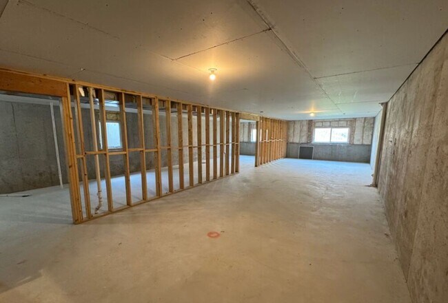 Building Photo - 314 61st St