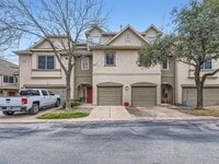 Building Photo - Northwest Townhome
