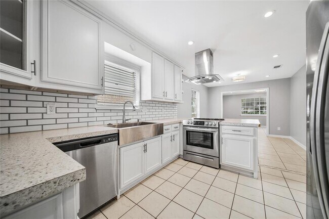 Building Photo - 1059 Richelieu Ln