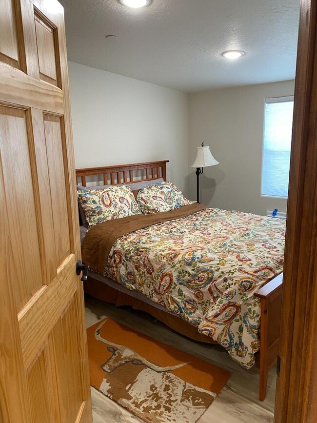 Building Photo - 444 E Montezuma Ave