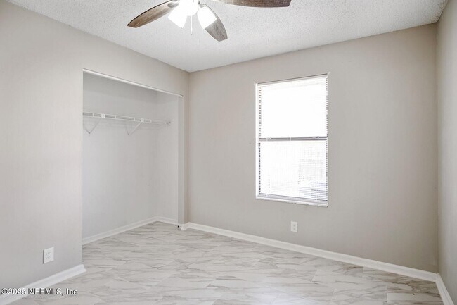 Building Photo - 7650 Cranberry Ln S