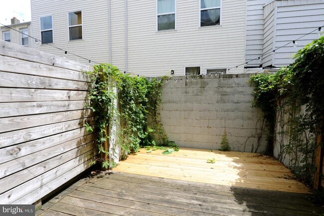 Building Photo - 1107 N Lee St