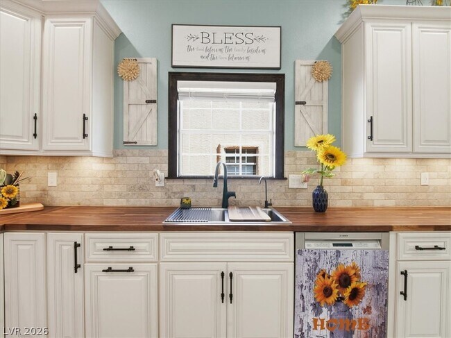 Building Photo - 4904 Winterset Dr